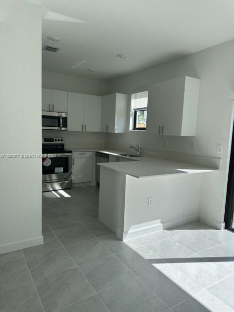 28503 SW 134th Ct, Homestead, Florida 33033, 3 Bedrooms Bedrooms, ,2 BathroomsBathrooms,Residentiallease,For Rent,28503 SW 134th Ct,A11527517