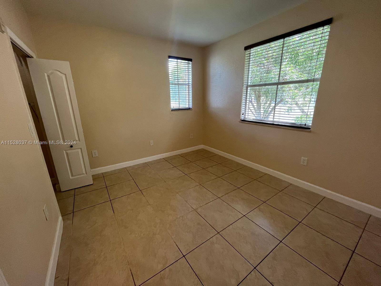 1536 SE 26th St 205, Homestead, Florida 33035, 3 Bedrooms Bedrooms, ,2 BathroomsBathrooms,Residential,For Sale,1536 SE 26th St 205,A11528037