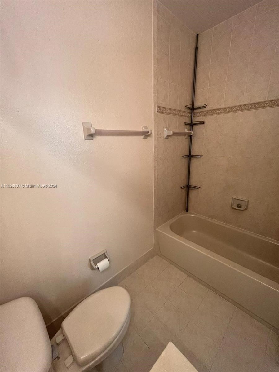 1536 SE 26th St 205, Homestead, Florida 33035, 3 Bedrooms Bedrooms, ,2 BathroomsBathrooms,Residential,For Sale,1536 SE 26th St 205,A11528037