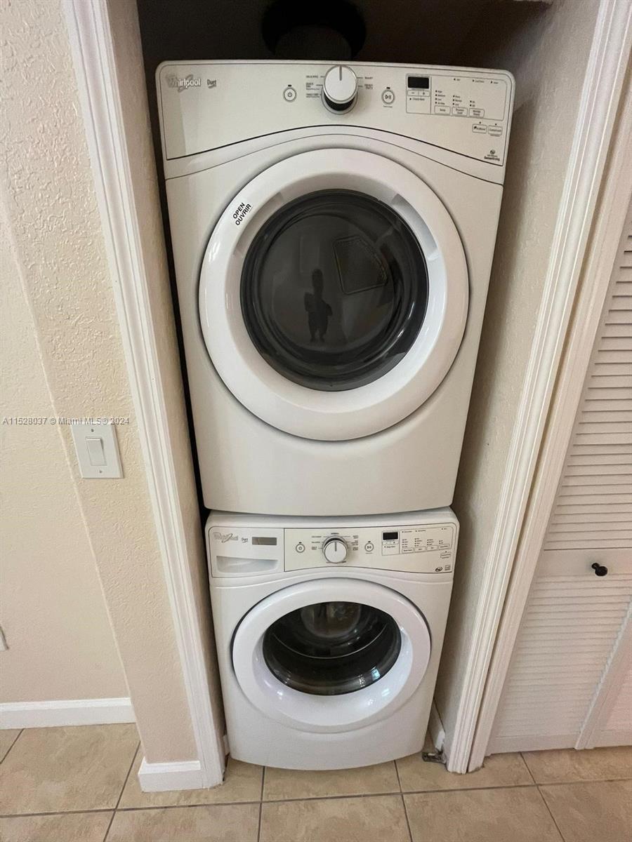 1536 SE 26th St 205, Homestead, Florida 33035, 3 Bedrooms Bedrooms, ,2 BathroomsBathrooms,Residential,For Sale,1536 SE 26th St 205,A11528037