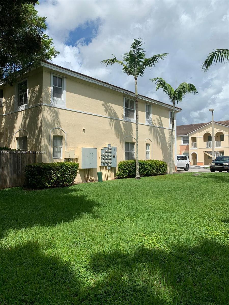 1536 SE 26th St 205, Homestead, Florida 33035, 3 Bedrooms Bedrooms, ,2 BathroomsBathrooms,Residential,For Sale,1536 SE 26th St 205,A11528037