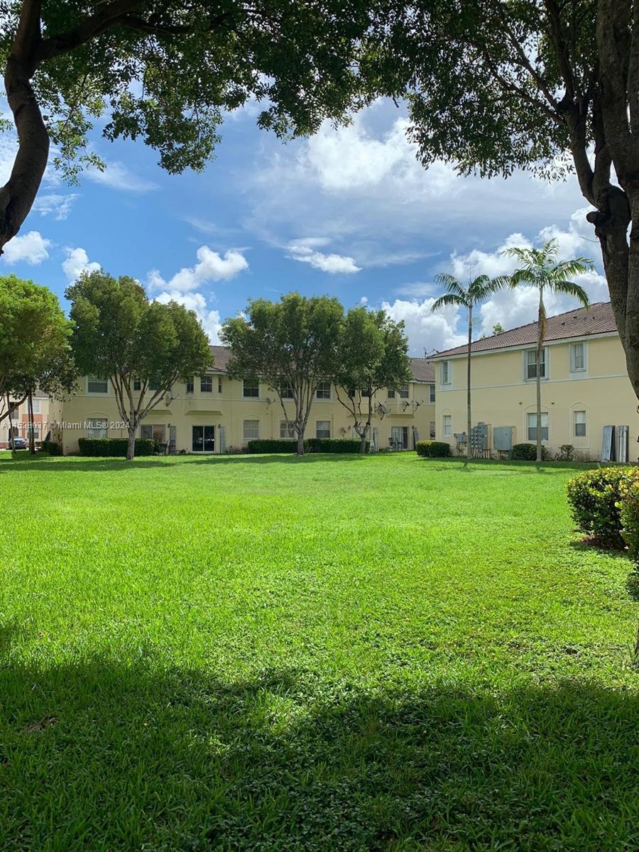 1536 SE 26th St 205, Homestead, Florida 33035, 3 Bedrooms Bedrooms, ,2 BathroomsBathrooms,Residential,For Sale,1536 SE 26th St 205,A11528037