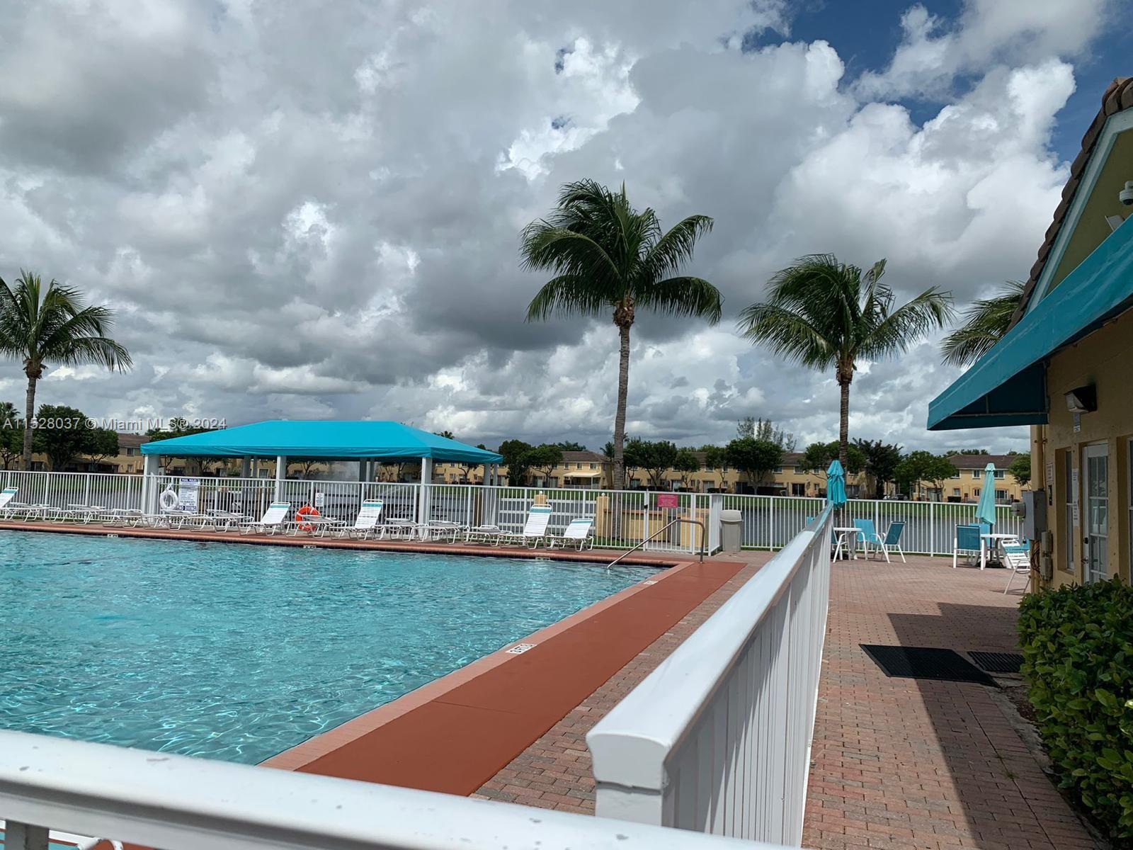 1536 SE 26th St 205, Homestead, Florida 33035, 3 Bedrooms Bedrooms, ,2 BathroomsBathrooms,Residential,For Sale,1536 SE 26th St 205,A11528037