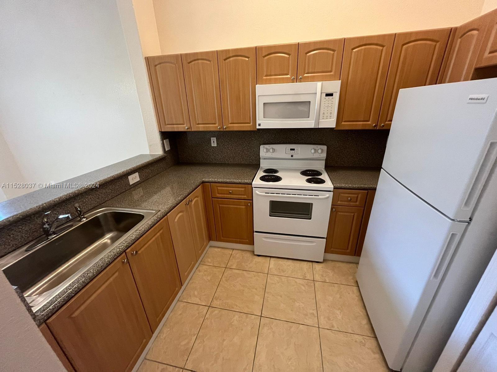 1536 SE 26th St 205, Homestead, Florida 33035, 3 Bedrooms Bedrooms, ,2 BathroomsBathrooms,Residential,For Sale,1536 SE 26th St 205,A11528037