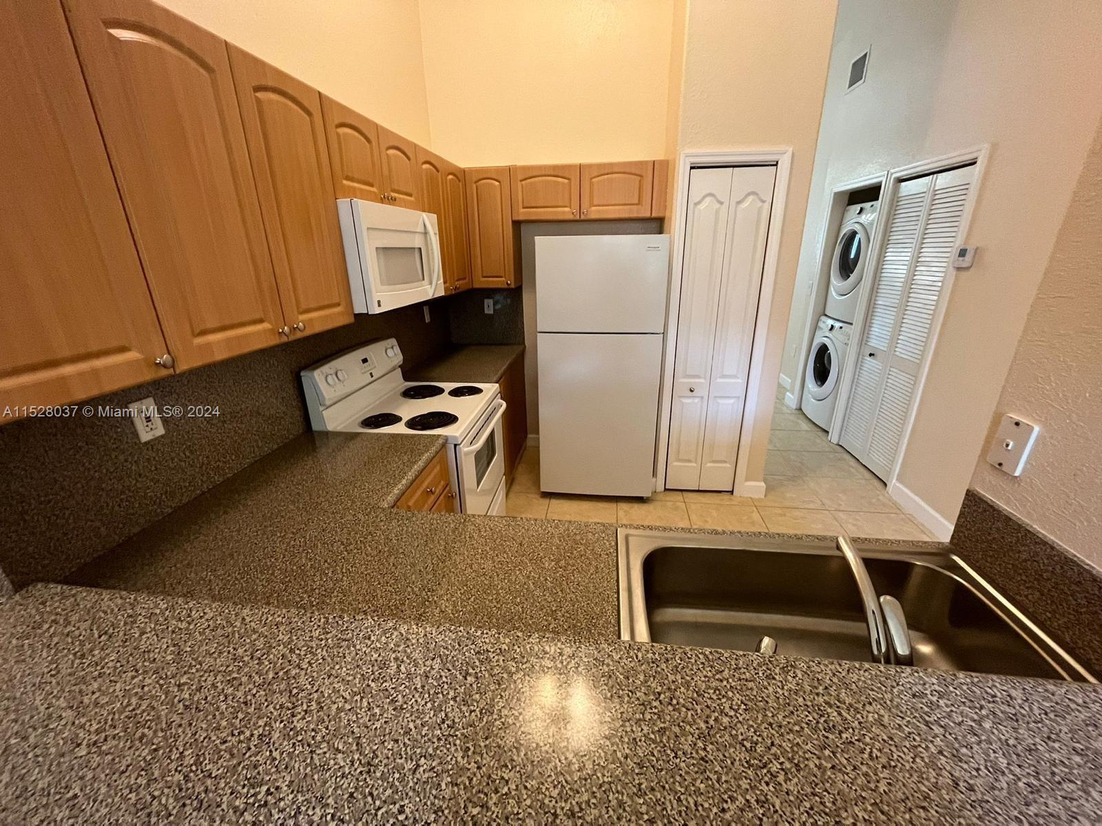 1536 SE 26th St 205, Homestead, Florida 33035, 3 Bedrooms Bedrooms, ,2 BathroomsBathrooms,Residential,For Sale,1536 SE 26th St 205,A11528037