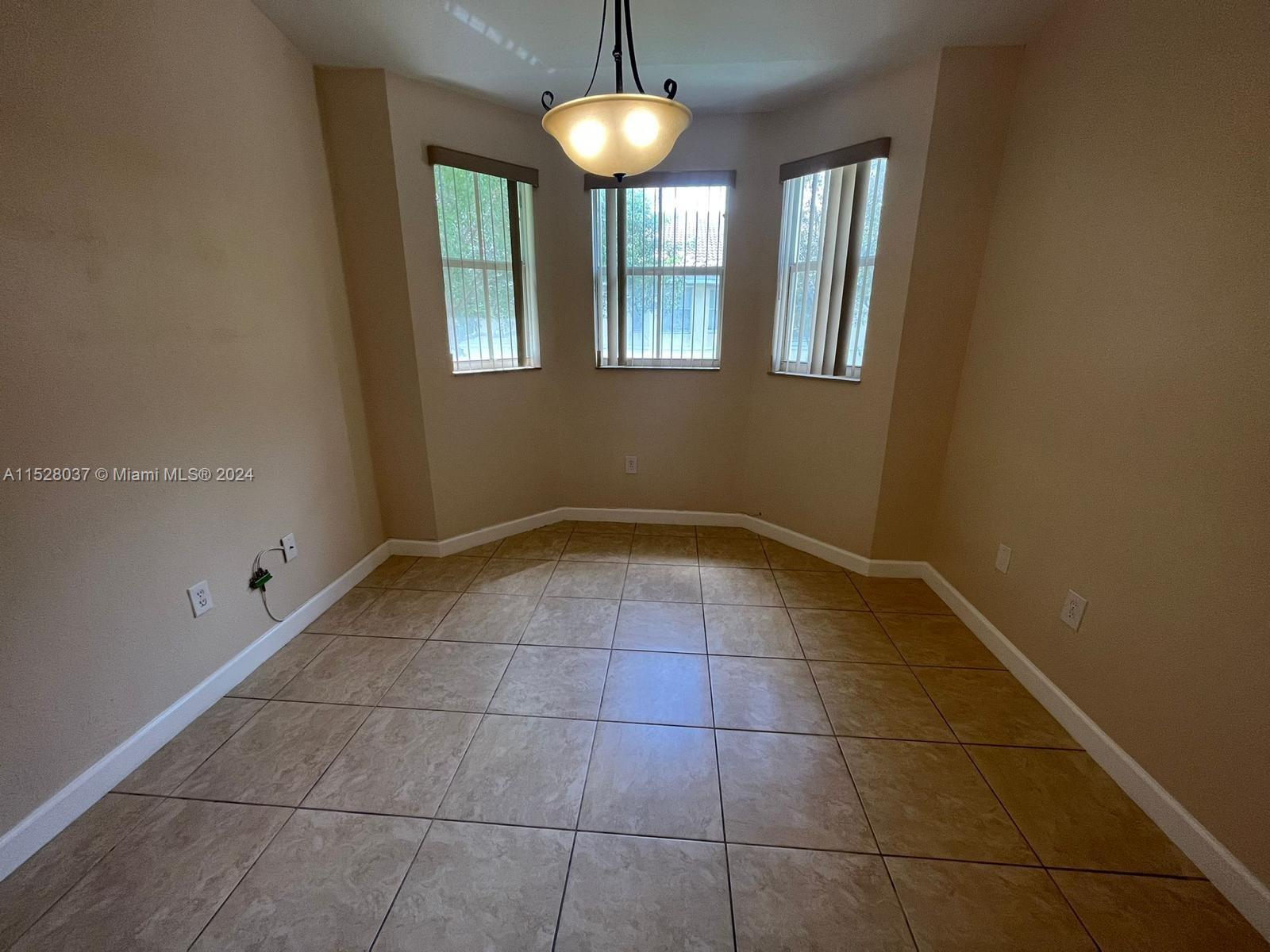 1536 SE 26th St 205, Homestead, Florida 33035, 3 Bedrooms Bedrooms, ,2 BathroomsBathrooms,Residential,For Sale,1536 SE 26th St 205,A11528037