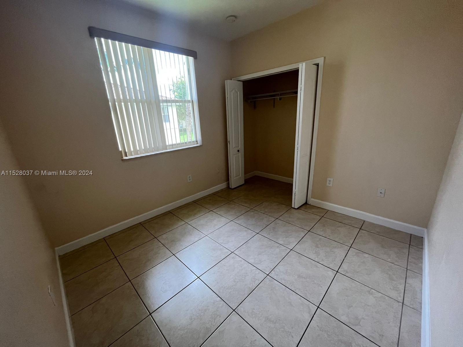 1536 SE 26th St 205, Homestead, Florida 33035, 3 Bedrooms Bedrooms, ,2 BathroomsBathrooms,Residential,For Sale,1536 SE 26th St 205,A11528037