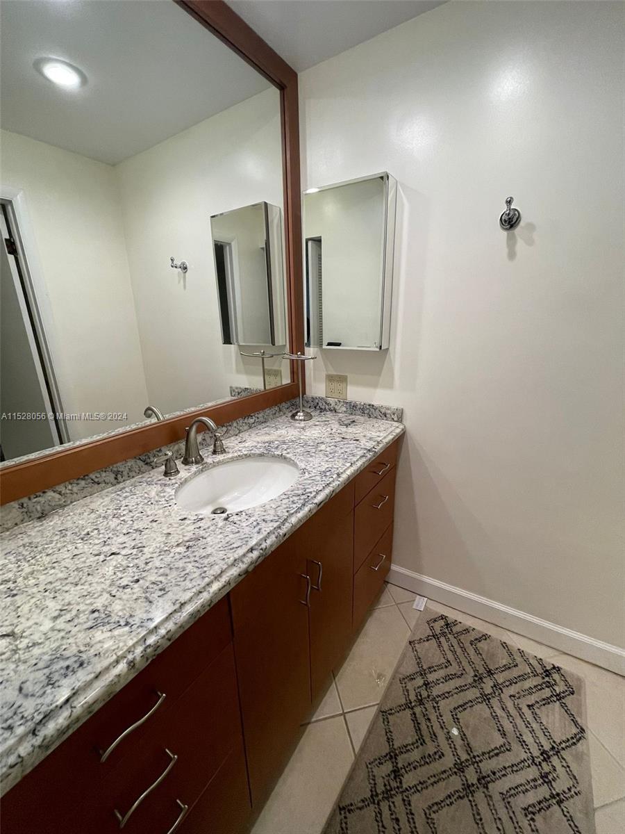 4000 N Hills Dr 32, Hollywood, Florida 33021, 2 Bedrooms Bedrooms, ,2 BathroomsBathrooms,Residential,For Sale,4000 N Hills Dr 32,A11528056