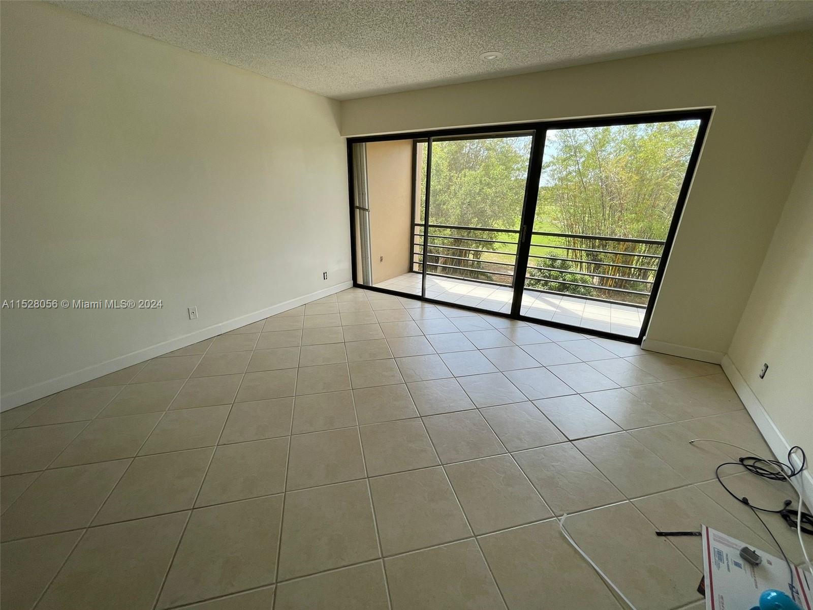 4000 N Hills Dr 32, Hollywood, Florida 33021, 2 Bedrooms Bedrooms, ,2 BathroomsBathrooms,Residential,For Sale,4000 N Hills Dr 32,A11528056