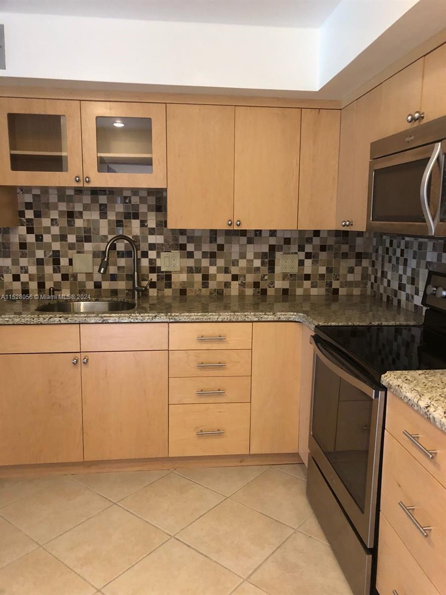 4000 N Hills Dr 32, Hollywood, Florida 33021, 2 Bedrooms Bedrooms, ,2 BathroomsBathrooms,Residential,For Sale,4000 N Hills Dr 32,A11528056