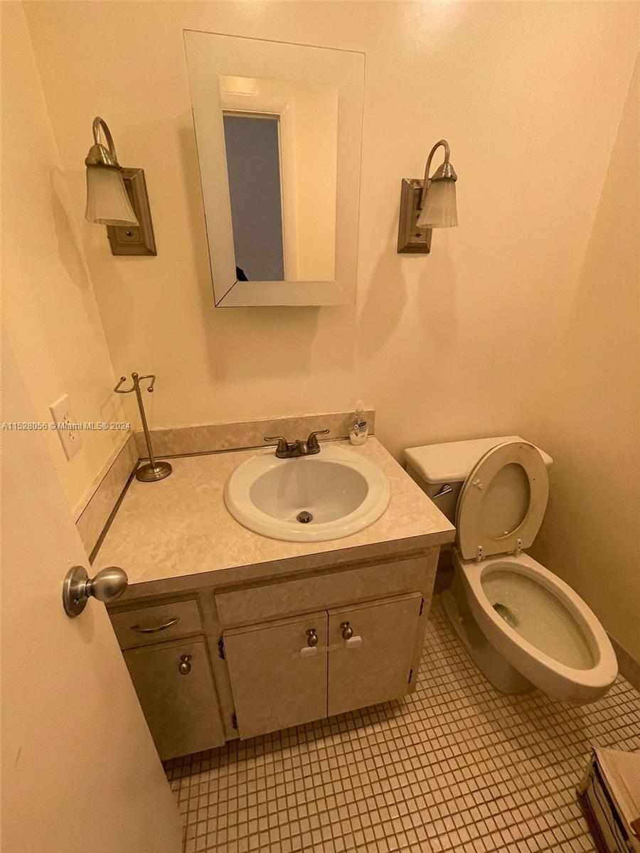 4000 N Hills Dr 32, Hollywood, Florida 33021, 2 Bedrooms Bedrooms, ,2 BathroomsBathrooms,Residential,For Sale,4000 N Hills Dr 32,A11528056