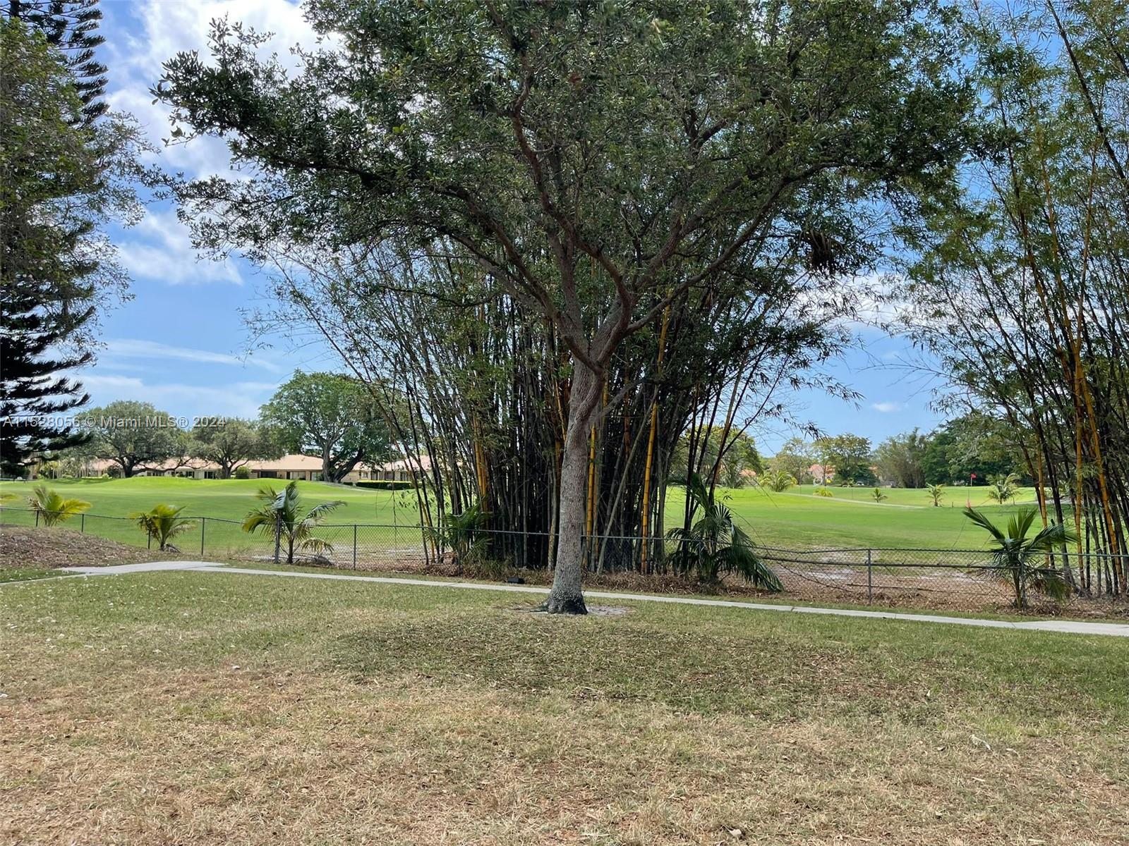 4000 N Hills Dr 32, Hollywood, Florida 33021, 2 Bedrooms Bedrooms, ,2 BathroomsBathrooms,Residential,For Sale,4000 N Hills Dr 32,A11528056