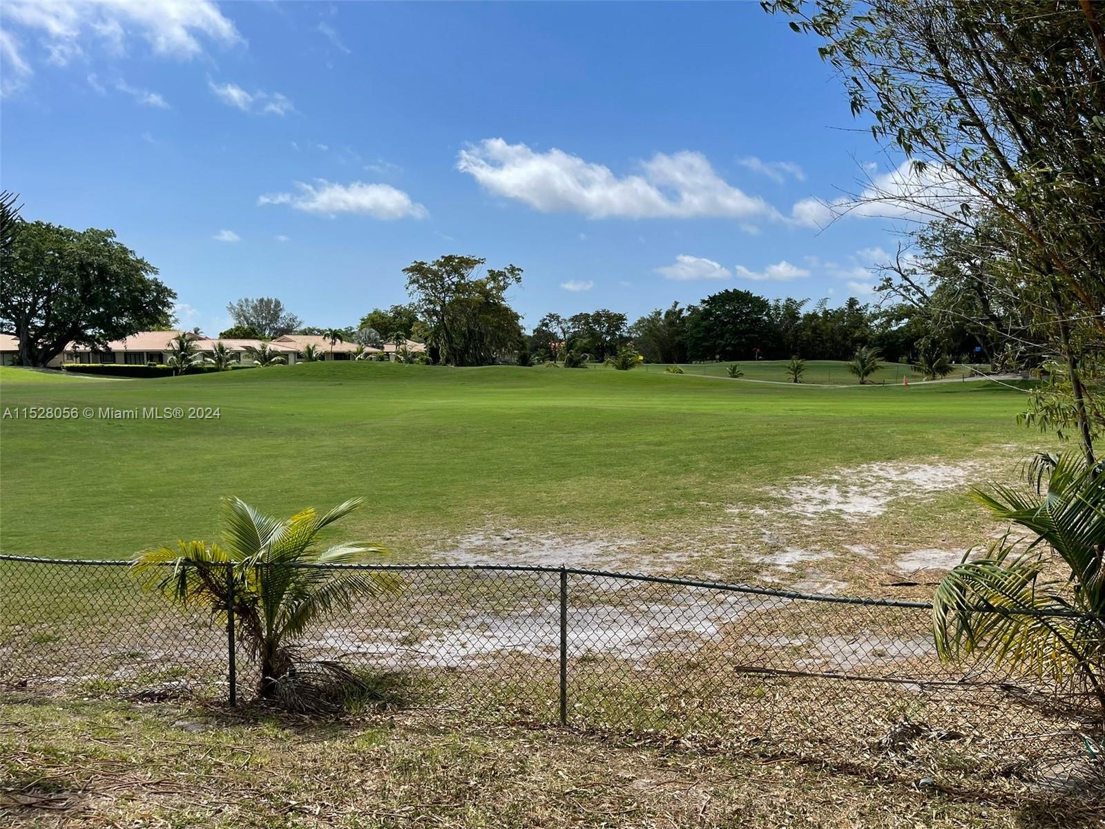 4000 N Hills Dr 32, Hollywood, Florida 33021, 2 Bedrooms Bedrooms, ,2 BathroomsBathrooms,Residential,For Sale,4000 N Hills Dr 32,A11528056