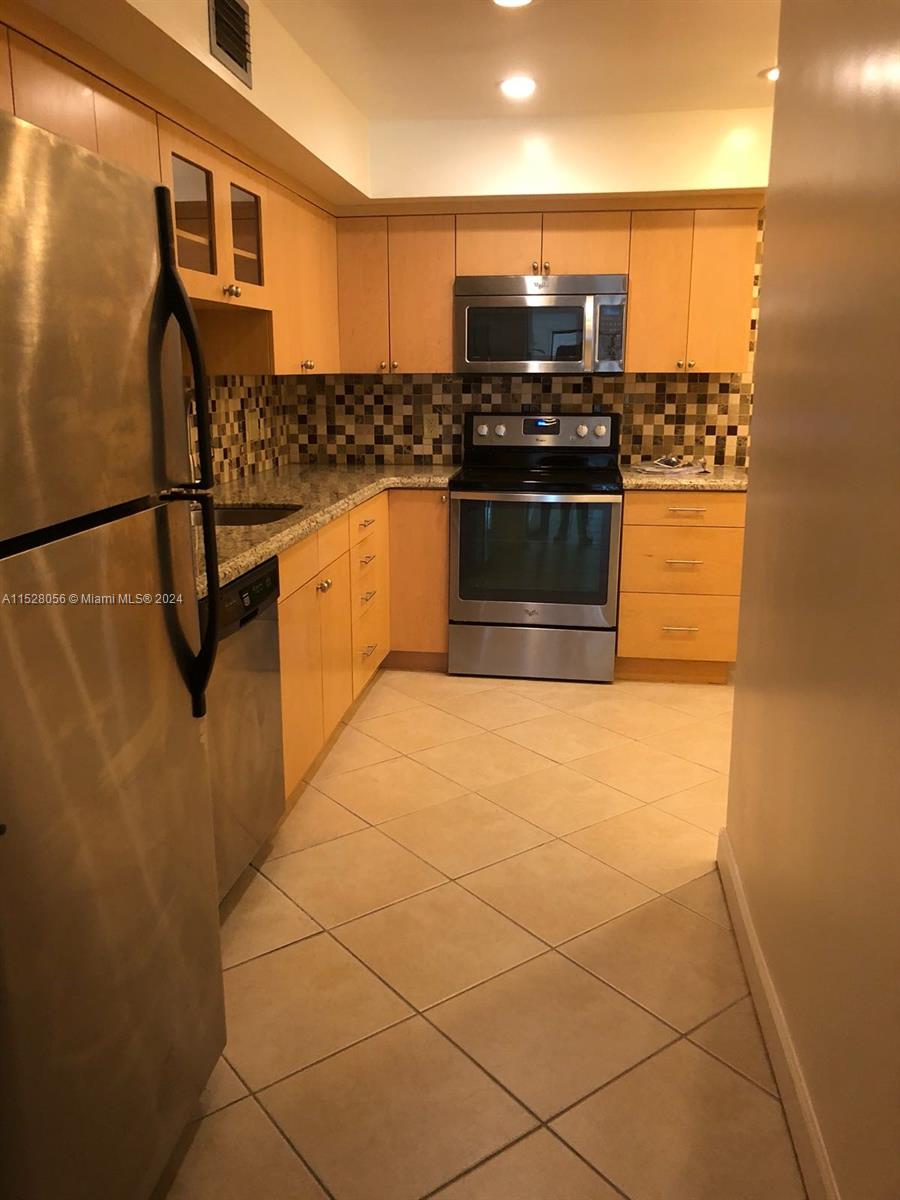 4000 N Hills Dr 32, Hollywood, Florida 33021, 2 Bedrooms Bedrooms, ,2 BathroomsBathrooms,Residential,For Sale,4000 N Hills Dr 32,A11528056