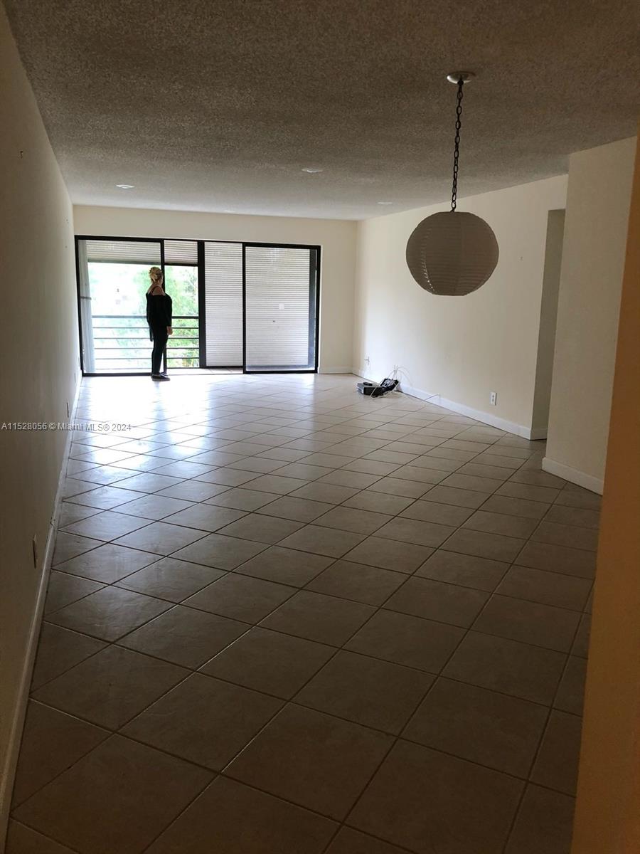 4000 N Hills Dr 32, Hollywood, Florida 33021, 2 Bedrooms Bedrooms, ,2 BathroomsBathrooms,Residential,For Sale,4000 N Hills Dr 32,A11528056