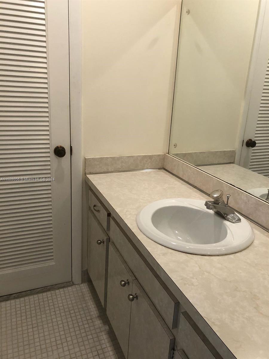 4000 N Hills Dr 32, Hollywood, Florida 33021, 2 Bedrooms Bedrooms, ,2 BathroomsBathrooms,Residential,For Sale,4000 N Hills Dr 32,A11528056