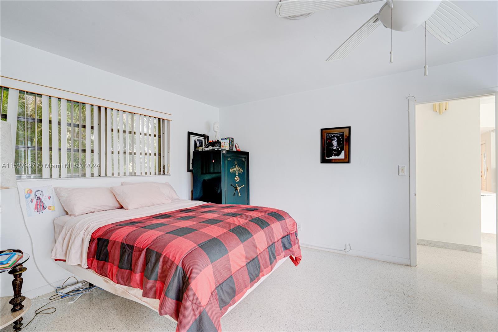 469 Sunset Dr, Hallandale Beach, FL, 33009 United States, 3 Bedrooms Bedrooms, ,2 BathroomsBathrooms,Residential,For Sale,Sunset Dr,A11527997