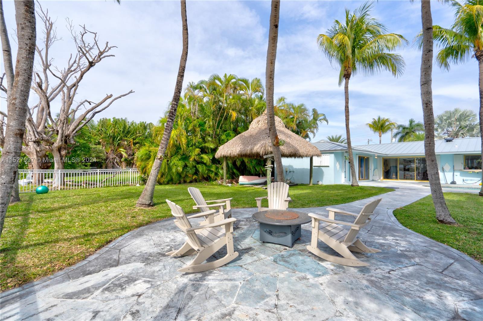 469 Sunset Dr, Hallandale Beach, FL, 33009 United States, 3 Bedrooms Bedrooms, ,2 BathroomsBathrooms,Residential,For Sale,Sunset Dr,A11527997