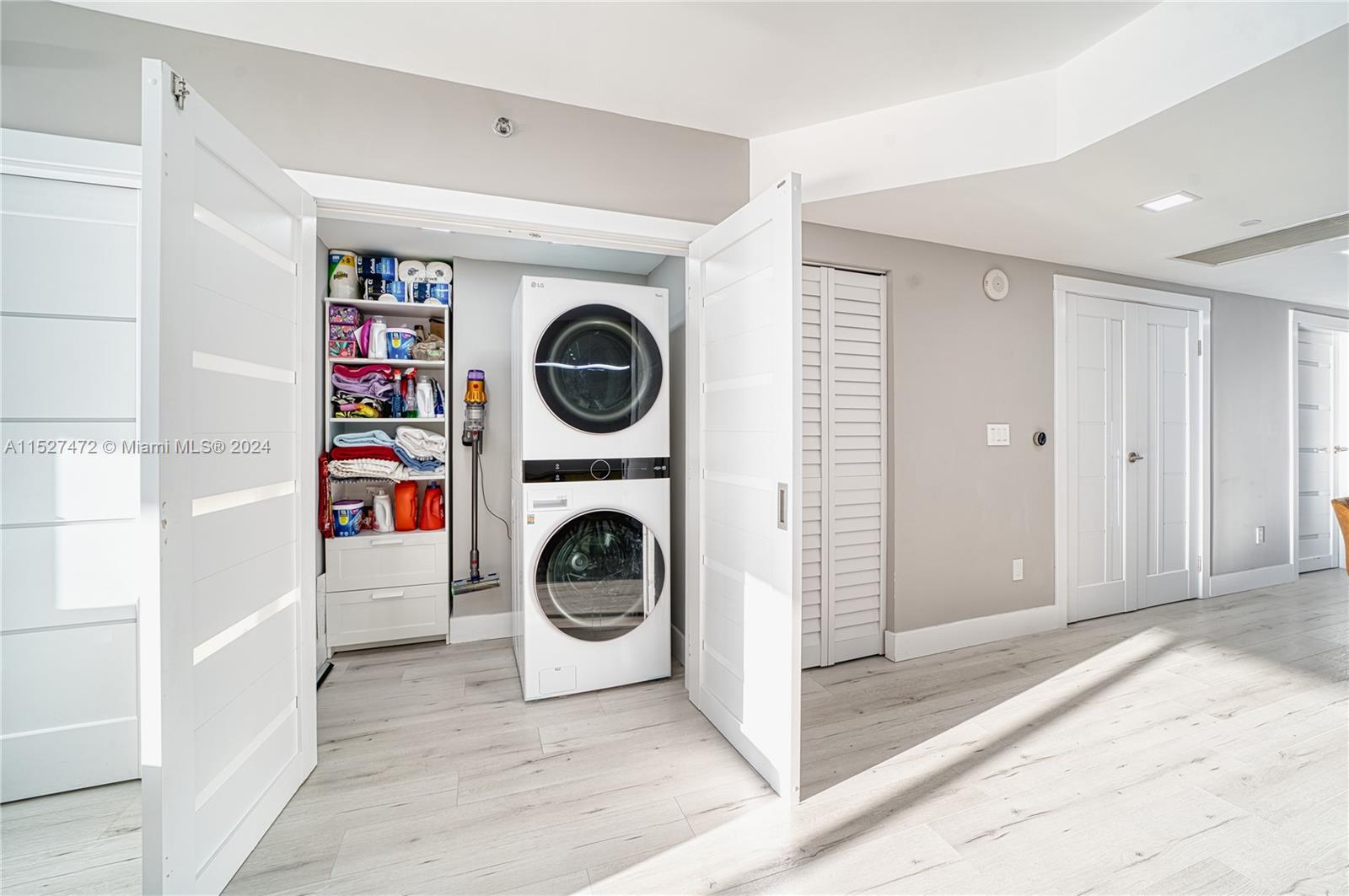 1800 S Ocean Dr 3708, Hallandale Beach, Florida 33009, 3 Bedrooms Bedrooms, ,3 BathroomsBathrooms,Residential,For Sale,1800 S Ocean Dr 3708,A11527472