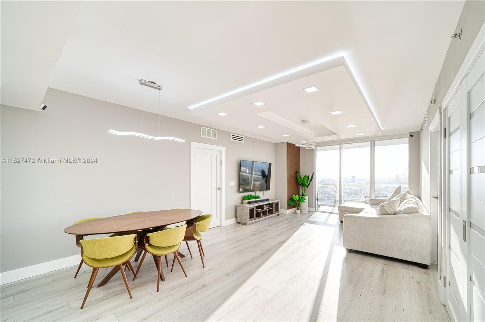 1800 S Ocean Dr 3708, Hallandale Beach, Florida 33009, 3 Bedrooms Bedrooms, ,3 BathroomsBathrooms,Residential,For Sale,1800 S Ocean Dr 3708,A11527472