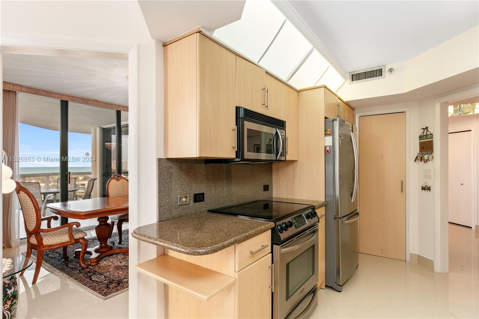 20191 E Country Club Dr 1106, Aventura, Florida 33180, 2 Bedrooms Bedrooms, ,2 BathroomsBathrooms,Residential,For Sale,20191 E Country Club Dr 1106,A11526863