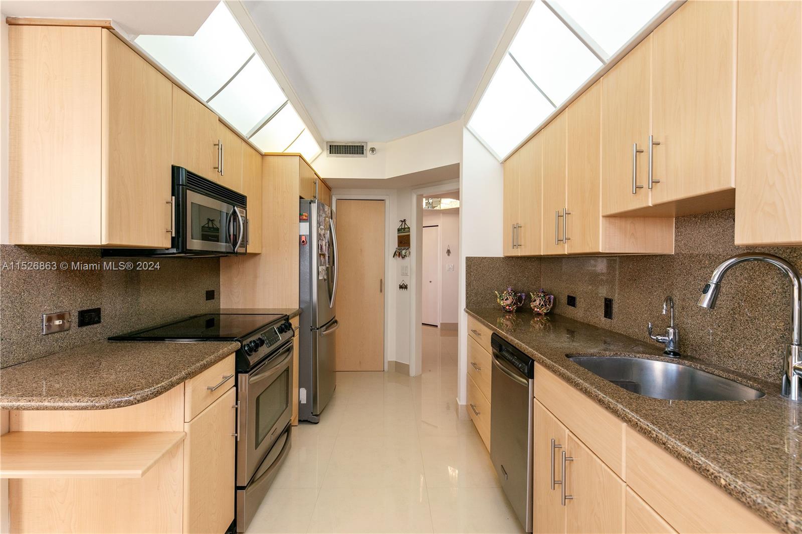 20191 E Country Club Dr, Aventura, FL, 33180 United States, 2 Bedrooms Bedrooms, ,2 BathroomsBathrooms,Residential,For Sale,E Country Club Dr,A11526863