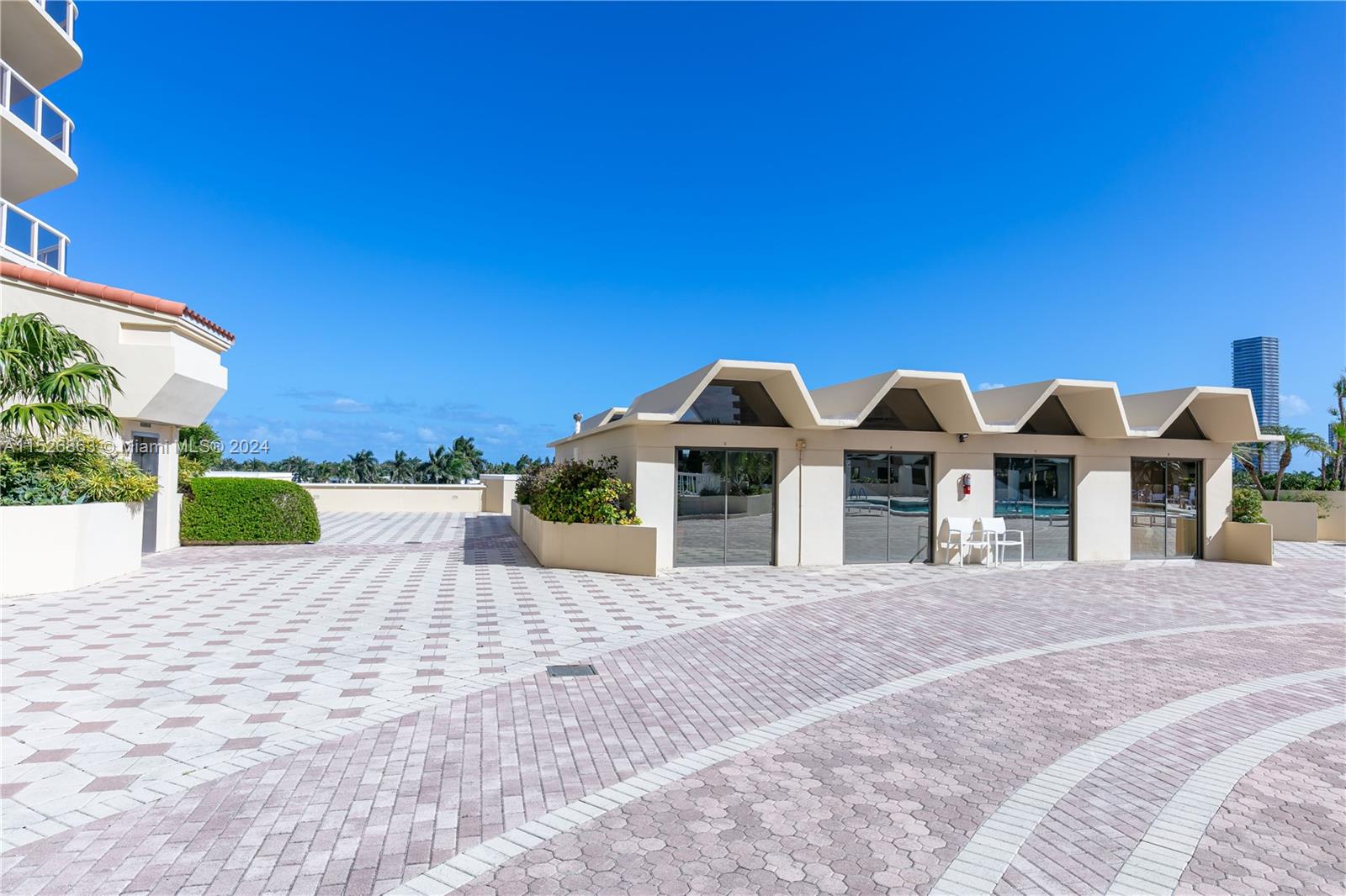 20191 E Country Club Dr, Aventura, FL, 33180 United States, 2 Bedrooms Bedrooms, ,2 BathroomsBathrooms,Residential,For Sale,E Country Club Dr,A11526863