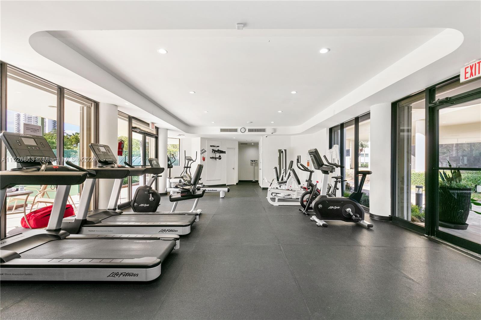 20191 E Country Club Dr 1106, Aventura, Florida 33180, 2 Bedrooms Bedrooms, ,2 BathroomsBathrooms,Residential,For Sale,20191 E Country Club Dr 1106,A11526863