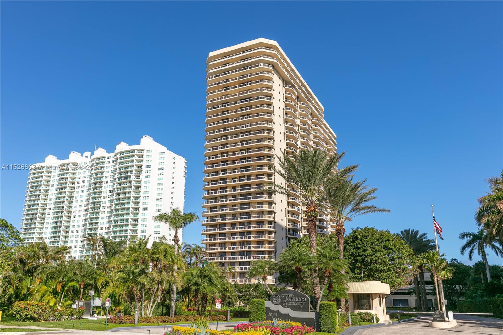 20191 E Country Club Dr 1106, Aventura, Florida 33180, 2 Bedrooms Bedrooms, ,2 BathroomsBathrooms,Residential,For Sale,20191 E Country Club Dr 1106,A11526863