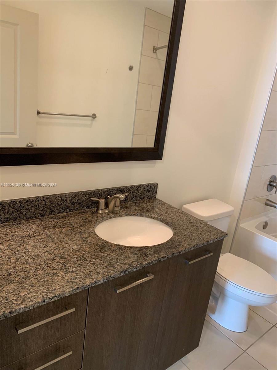 3880 Bird Rd M1, Miami, Florida 33146, ,1 BathroomBathrooms,Residentiallease,For Rent,3880 Bird Rd M1,A11528136