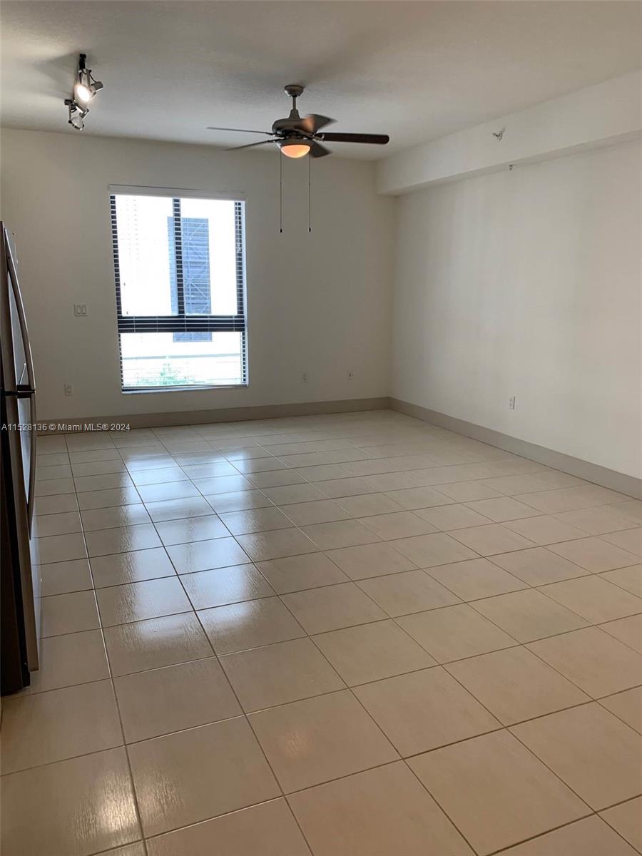 3880 Bird Rd M1, Miami, Florida 33146, ,1 BathroomBathrooms,Residentiallease,For Rent,3880 Bird Rd M1,A11528136