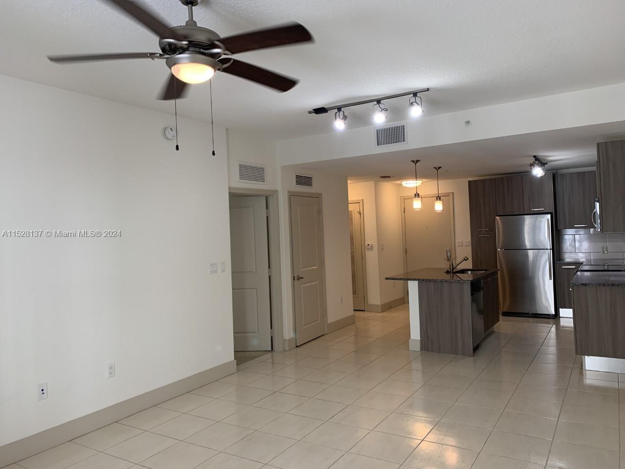 3880 Bird Rd A1, Miami, Florida 33146, 1 Bedroom Bedrooms, ,1 BathroomBathrooms,Residentiallease,For Rent,3880 Bird Rd A1,A11528137