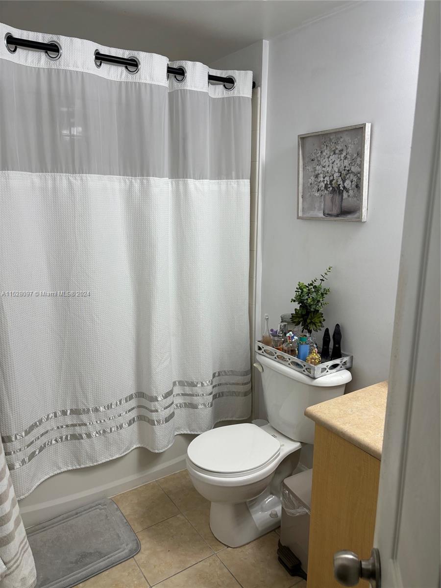1919 Van Buren St 211A, Hollywood, Florida 33020, 2 Bedrooms Bedrooms, ,2 BathroomsBathrooms,Residential,For Sale,1919 Van Buren St 211A,A11528097