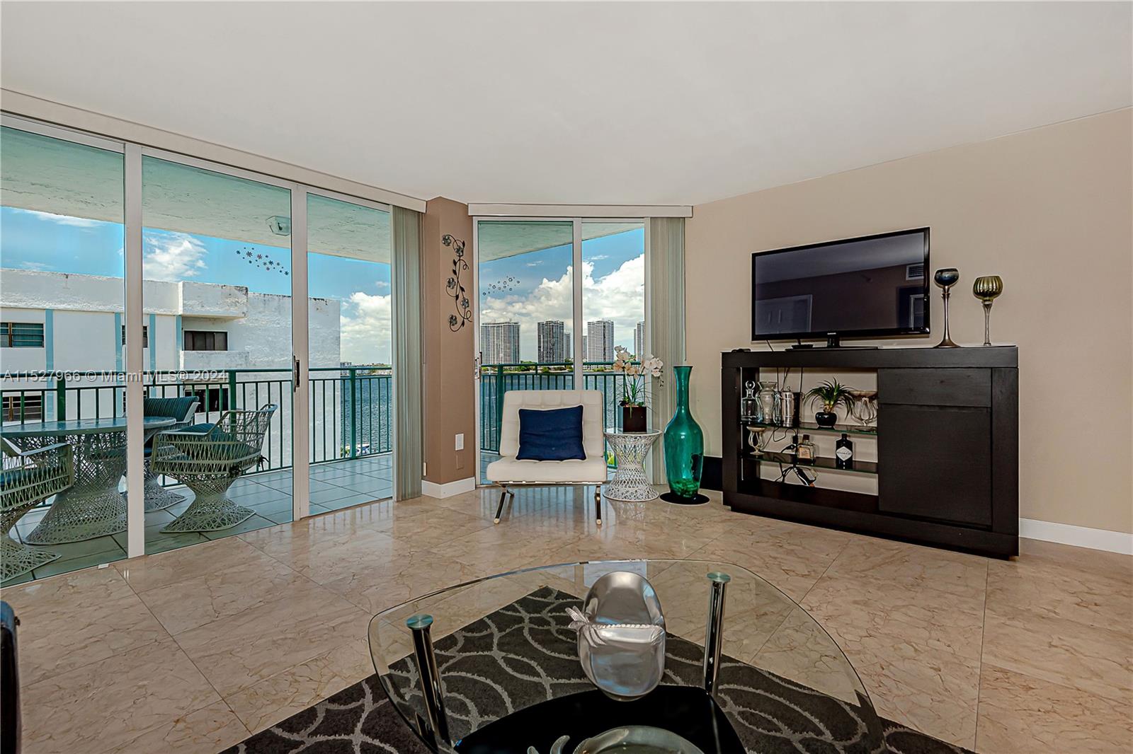 18000 Bay Rd, Sunny Isles Beach, FL, 33160 United States, 2 Bedrooms Bedrooms, ,2 BathroomsBathrooms,Residential,For Sale,Bay Rd,A11527966