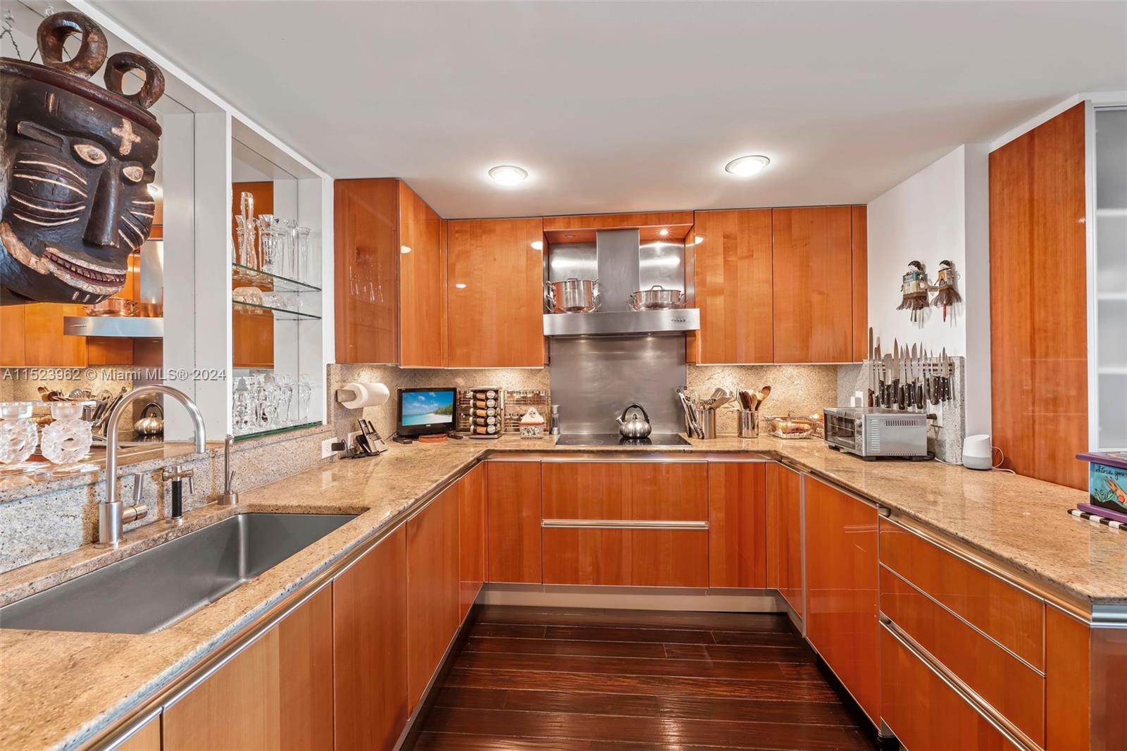 2627 Bayshore Dr, Miami, FL, 33133 United States, 3 Bedrooms Bedrooms, ,2 BathroomsBathrooms,Residential,For Sale,Bayshore Dr,A11523962