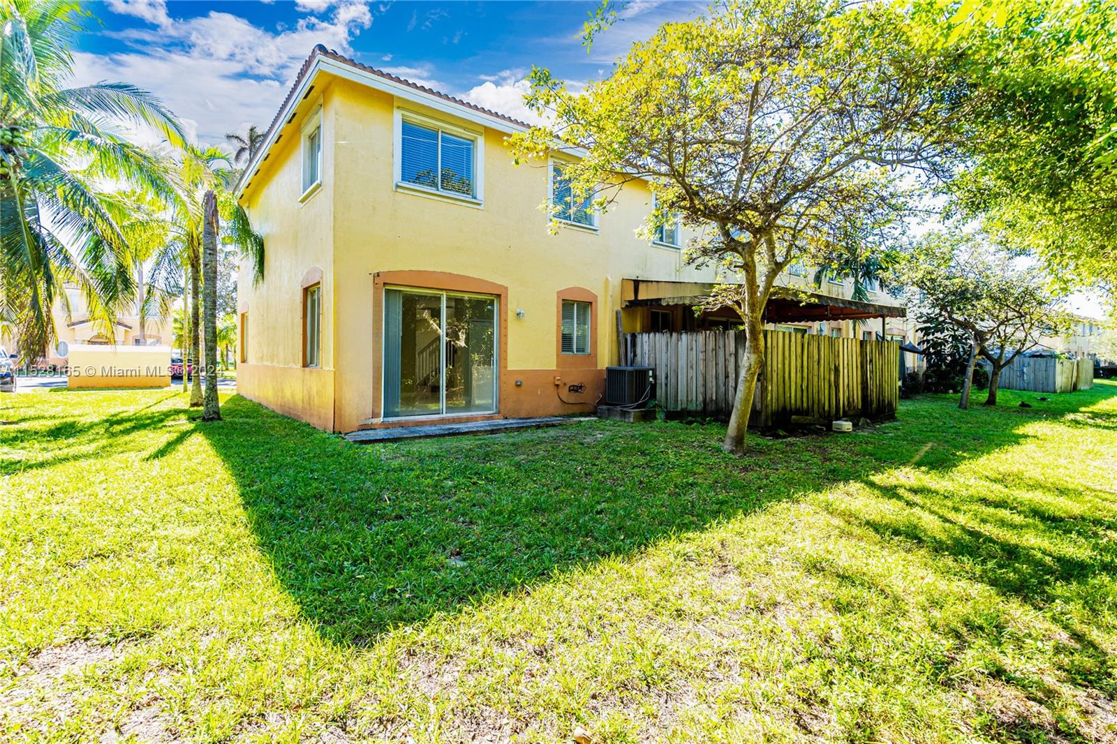 1465 SE 24th Ct 248, Homestead, Florida 33035, 3 Bedrooms Bedrooms, ,3 BathroomsBathrooms,Residentiallease,For Rent,1465 SE 24th Ct 248,A11528165