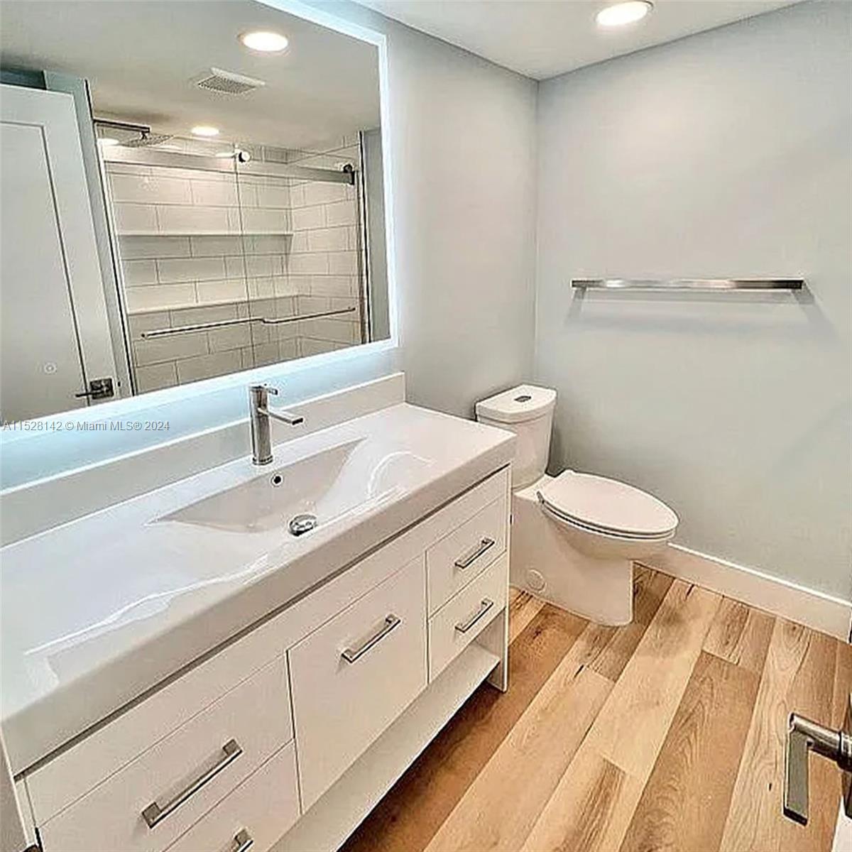 1901 S Ocean Dr 104, Hollywood, Florida 33019, 1 Bedroom Bedrooms, ,1 BathroomBathrooms,Residential,For Sale,1901 S Ocean Dr 104,A11528142