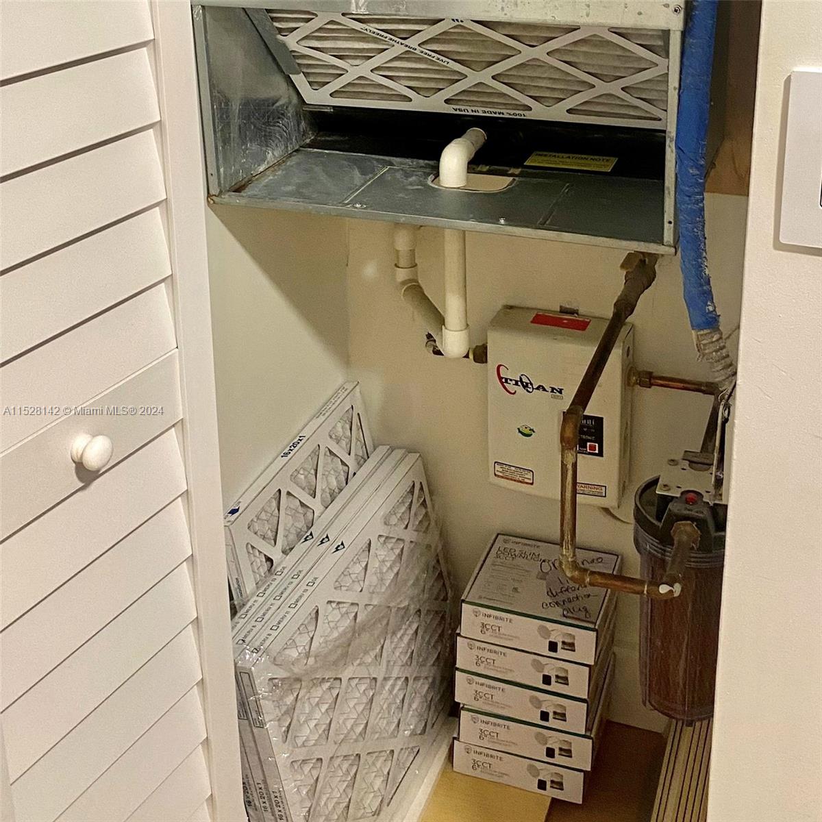 1901 S Ocean Dr 104, Hollywood, Florida 33019, 1 Bedroom Bedrooms, ,1 BathroomBathrooms,Residential,For Sale,1901 S Ocean Dr 104,A11528142