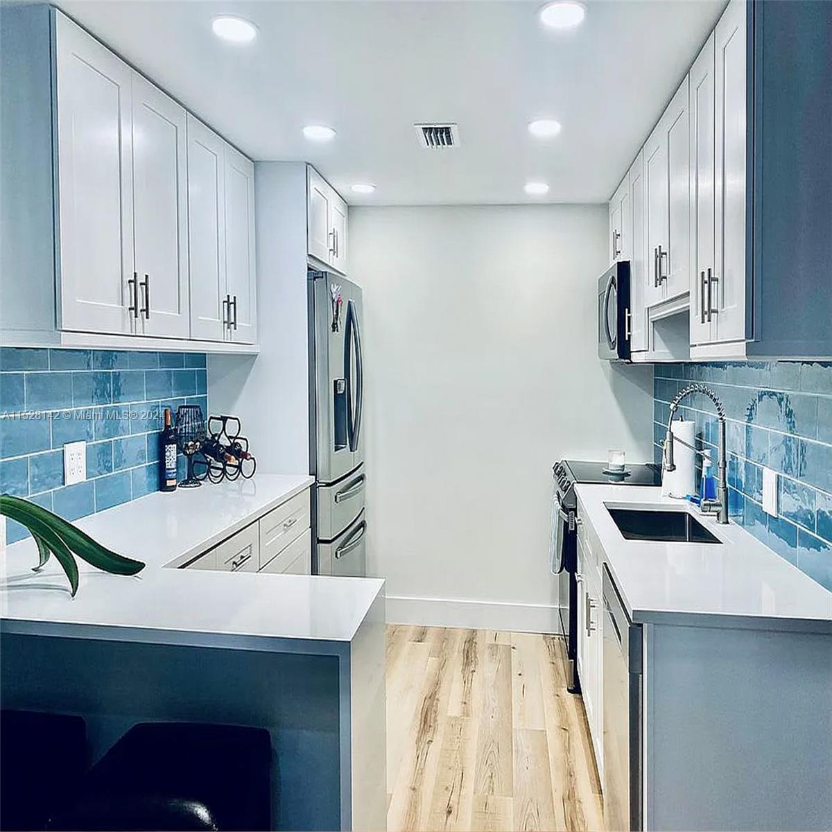 1901 S Ocean Dr 104, Hollywood, Florida 33019, 1 Bedroom Bedrooms, ,1 BathroomBathrooms,Residential,For Sale,1901 S Ocean Dr 104,A11528142