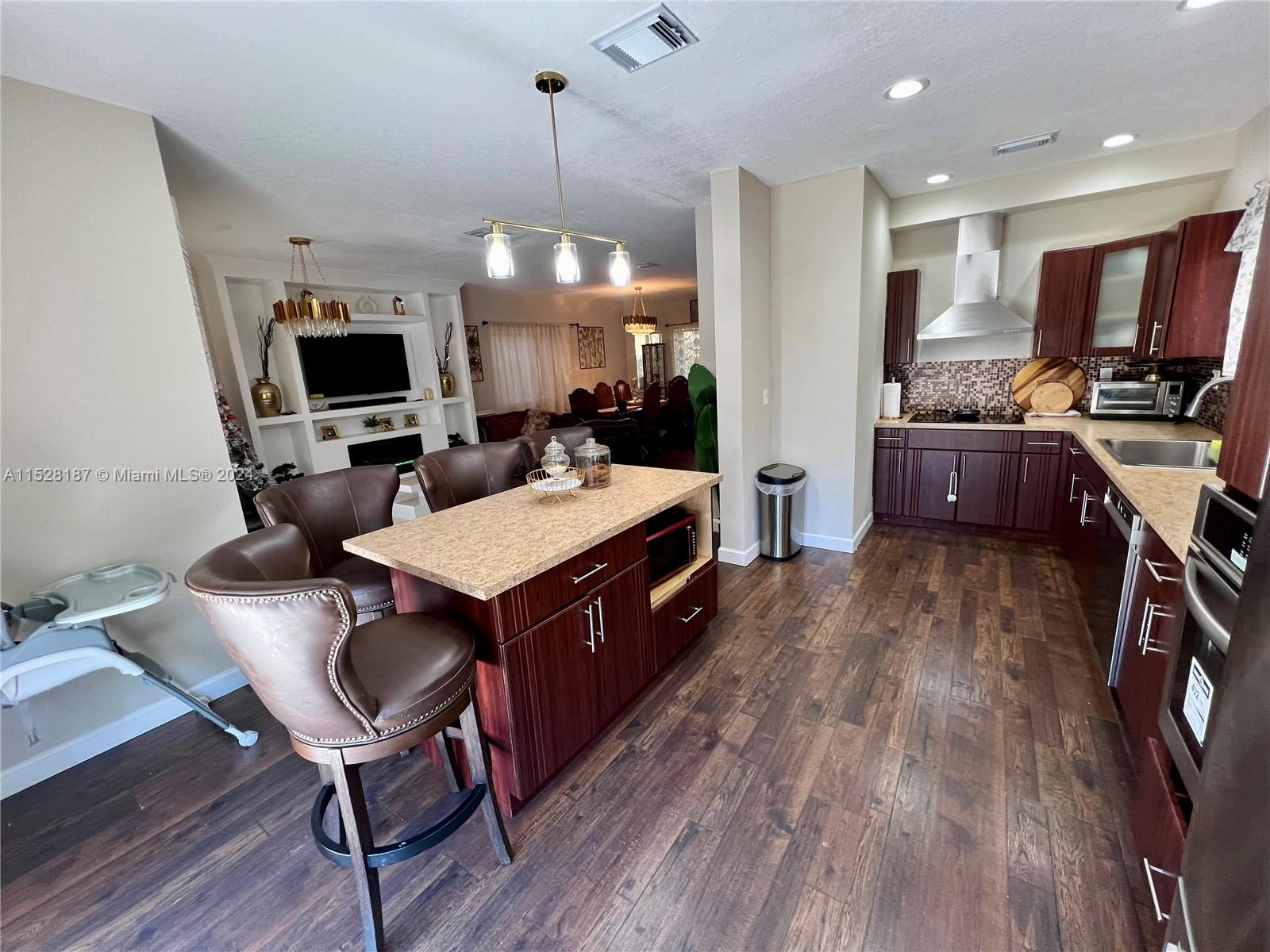 2532 NE 41st Ter 2532, Homestead, Florida 33033, 3 Bedrooms Bedrooms, ,2 BathroomsBathrooms,Residentiallease,For Rent,2532 NE 41st Ter 2532,A11528187