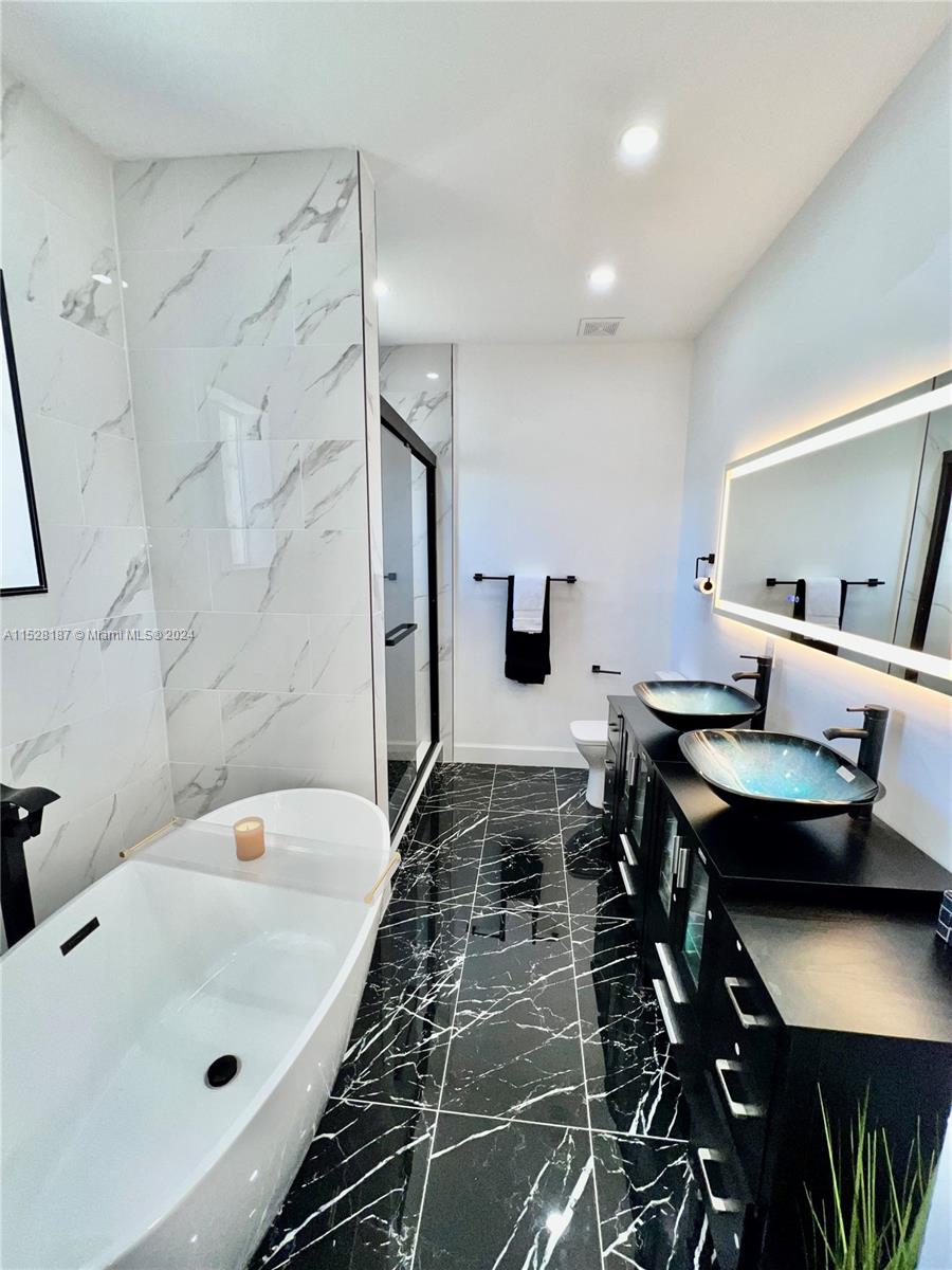 2532 NE 41st Ter 2532, Homestead, Florida 33033, 3 Bedrooms Bedrooms, ,2 BathroomsBathrooms,Residentiallease,For Rent,2532 NE 41st Ter 2532,A11528187