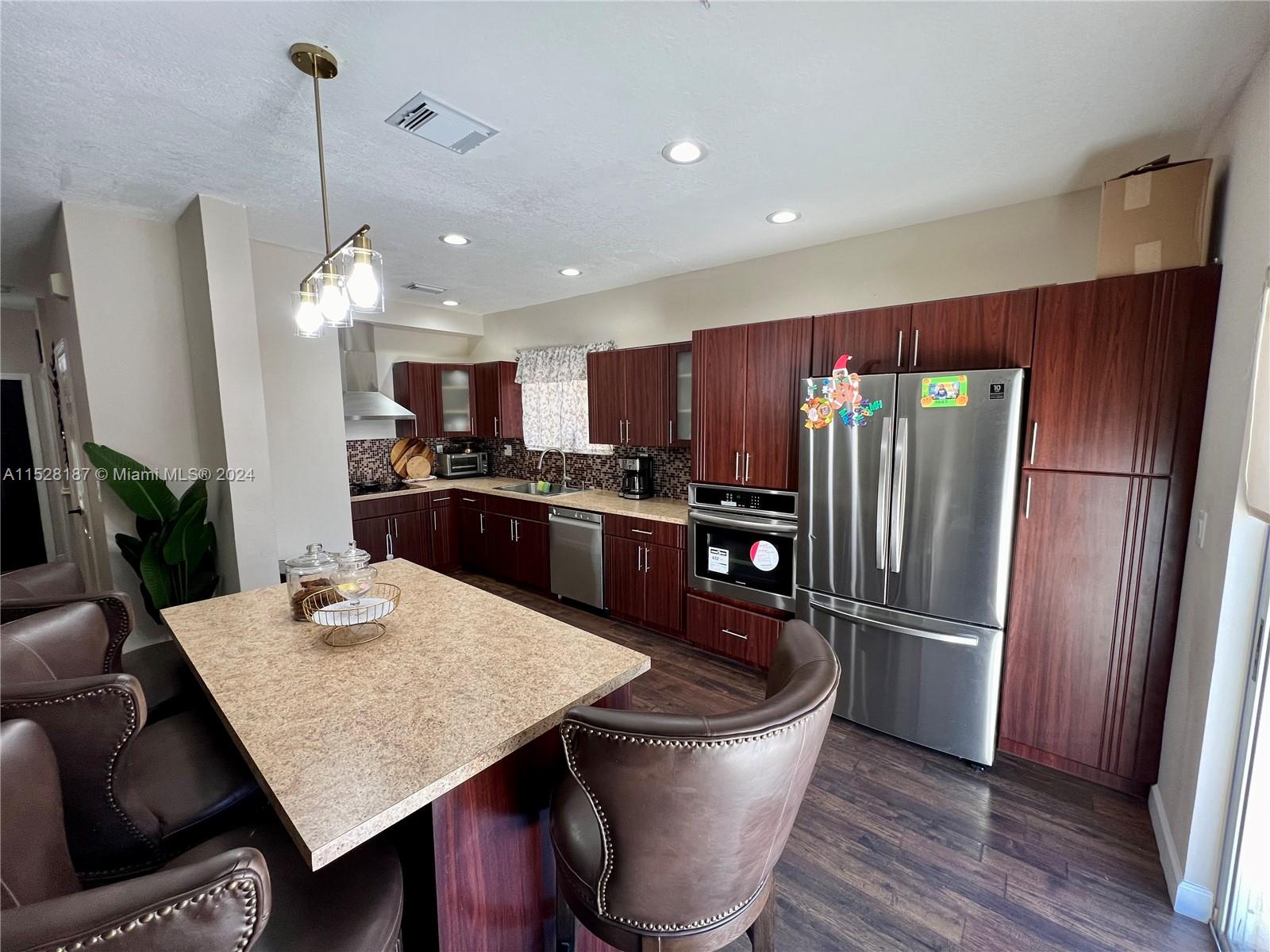 2532 NE 41st Ter 2532, Homestead, Florida 33033, 3 Bedrooms Bedrooms, ,2 BathroomsBathrooms,Residentiallease,For Rent,2532 NE 41st Ter 2532,A11528187