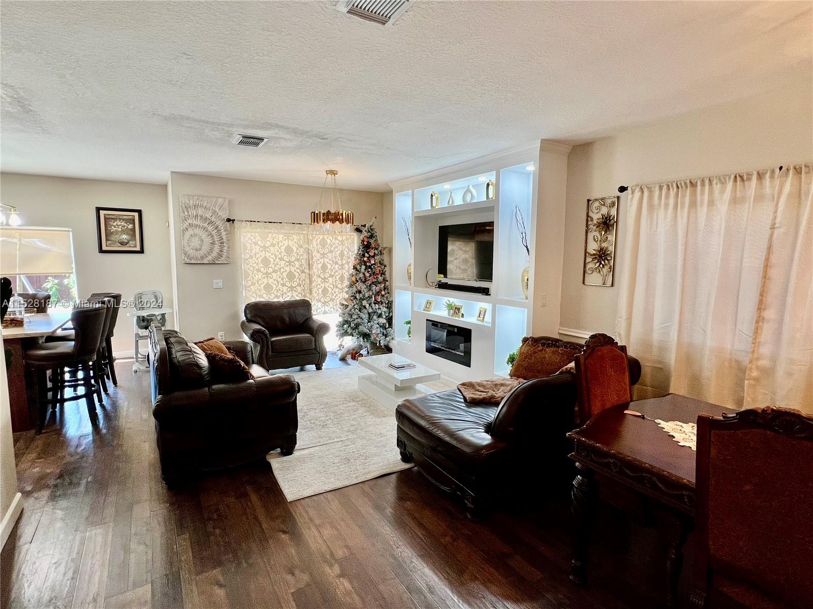 2532 NE 41st Ter 2532, Homestead, Florida 33033, 3 Bedrooms Bedrooms, ,2 BathroomsBathrooms,Residentiallease,For Rent,2532 NE 41st Ter 2532,A11528187