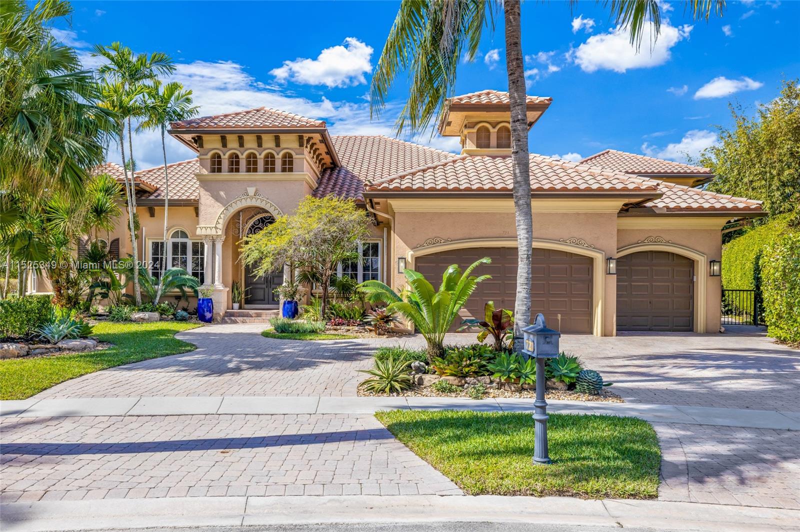 721 Grayhawk Ave, Plantation, FL 33324