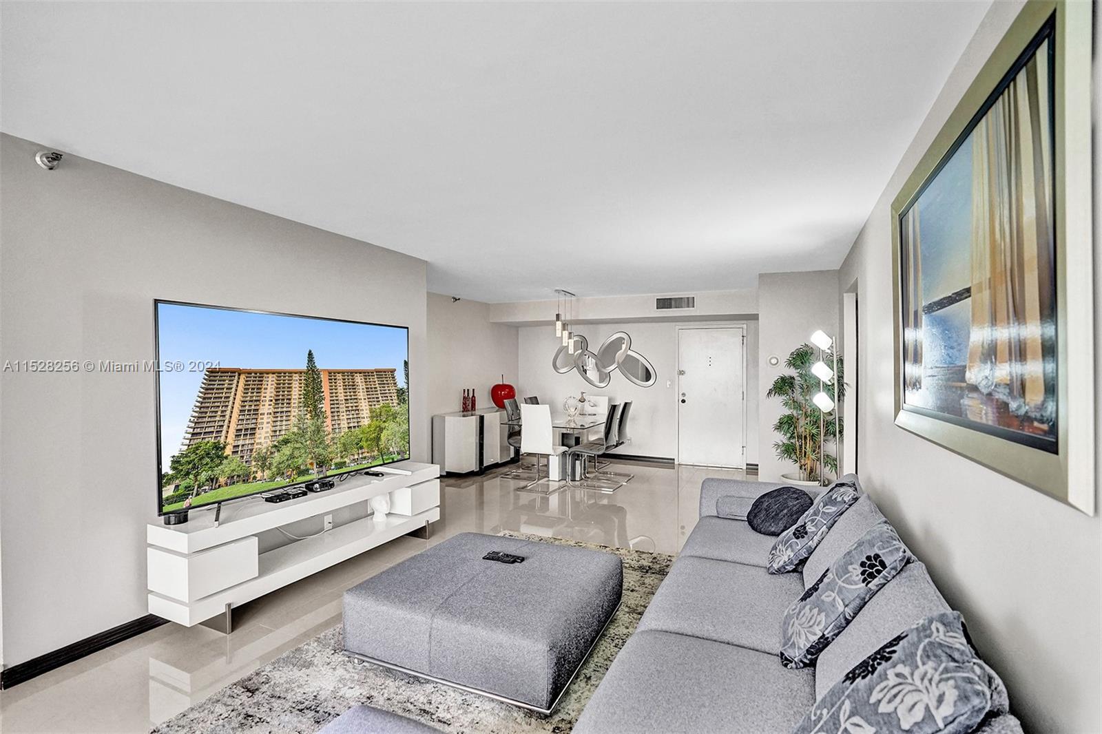 290 174th St 1708, Sunny Isles Beach, Florida 33160, 2 Bedrooms Bedrooms, ,2 BathroomsBathrooms,Residentiallease,For Rent,290 174th St 1708,A11528256