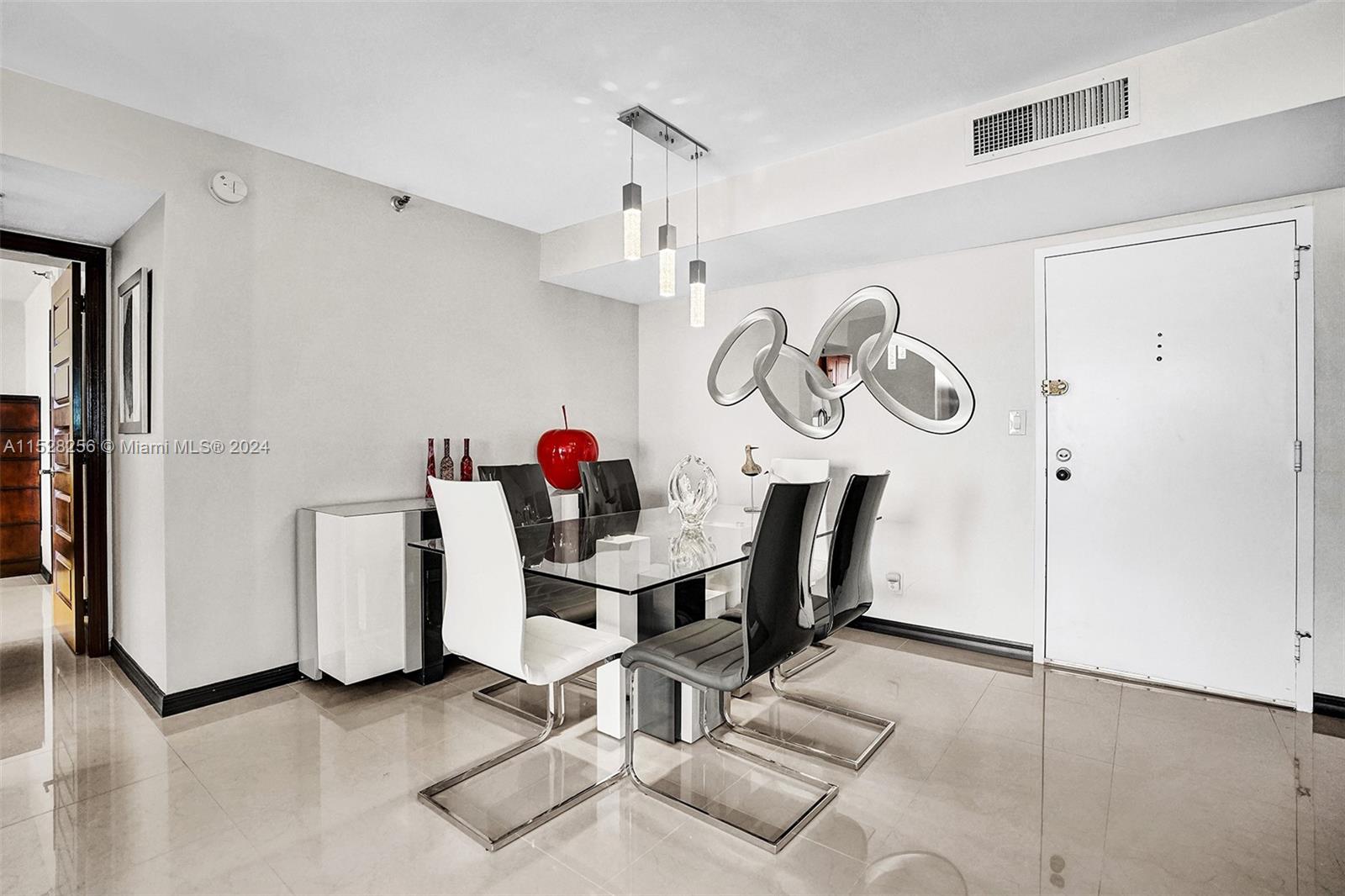 290 174th St 1708, Sunny Isles Beach, Florida 33160, 2 Bedrooms Bedrooms, ,2 BathroomsBathrooms,Residentiallease,For Rent,290 174th St 1708,A11528256
