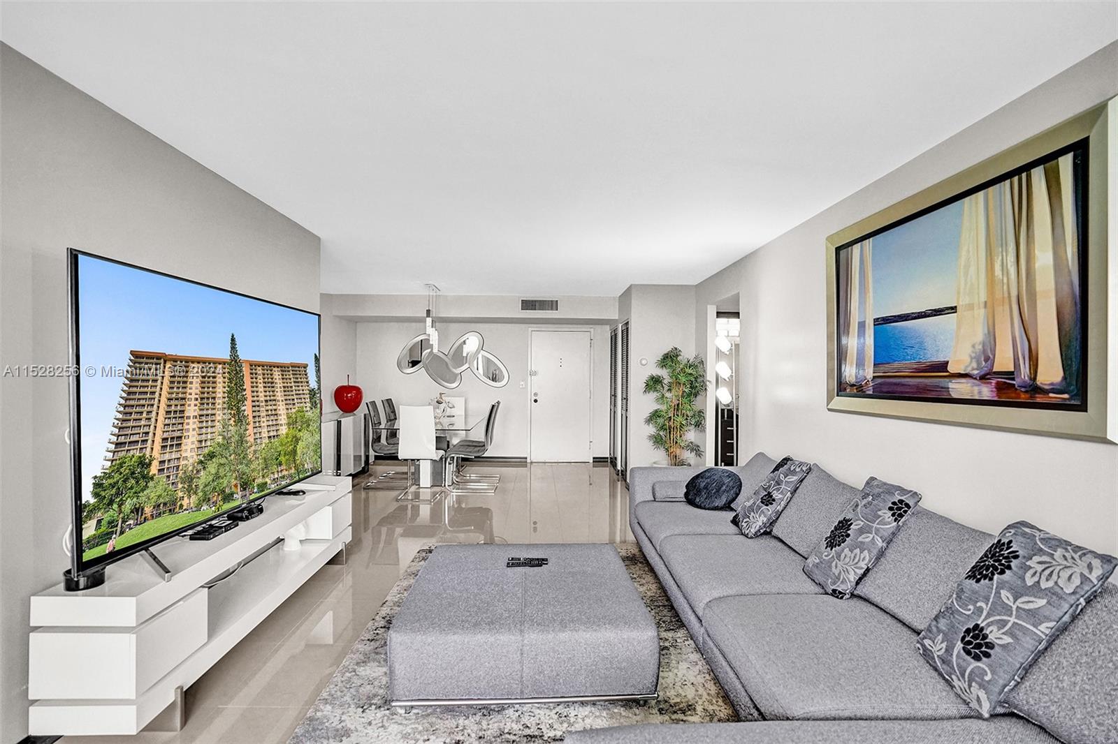 290 174th St 1708, Sunny Isles Beach, Florida 33160, 2 Bedrooms Bedrooms, ,2 BathroomsBathrooms,Residentiallease,For Rent,290 174th St 1708,A11528256