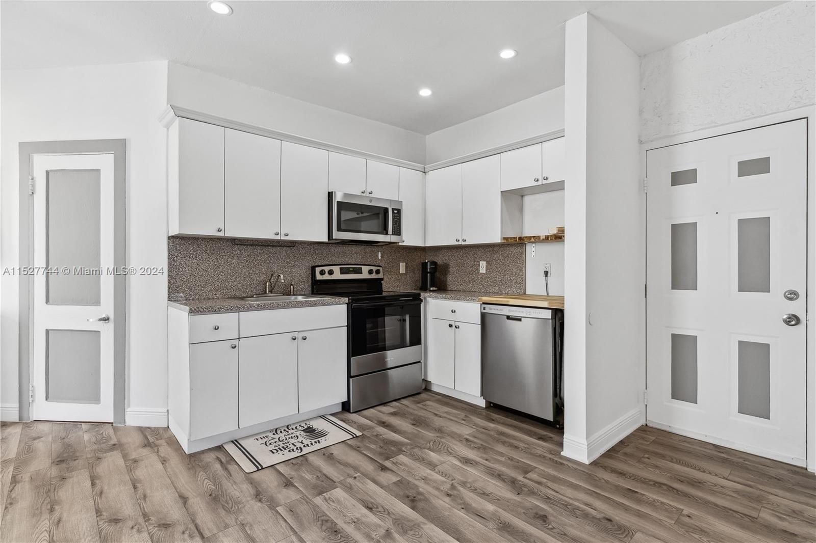 934 Michigan Ave 209, Miami Beach, Florida 33139, 1 Bedroom Bedrooms, ,1 BathroomBathrooms,Residential,For Sale,934 Michigan Ave 209,A11527744