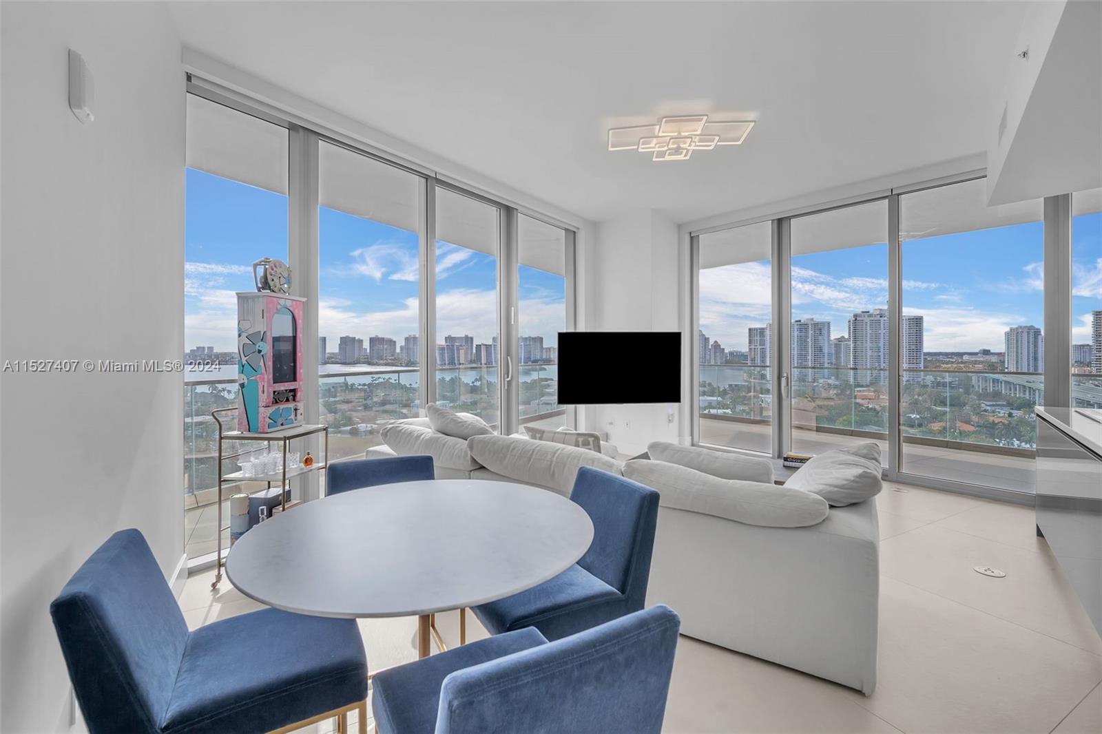 18975 Collins Ave, Sunny Isles Beach, FL, 33160 United States, 2 Bedrooms Bedrooms, ,2 BathroomsBathrooms,Residential,For Sale,Collins Ave,A11527407