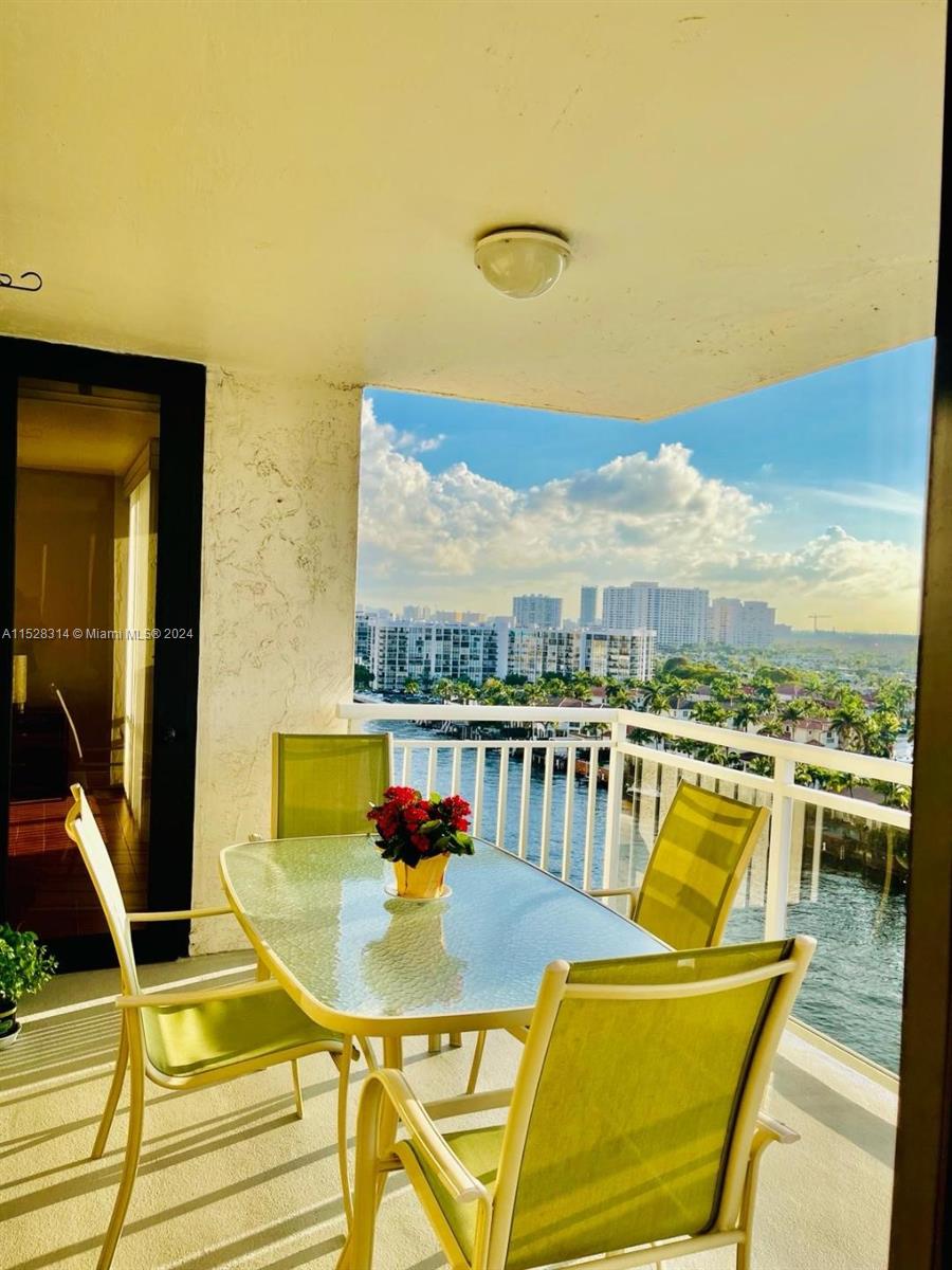 1600 S Ocean Dr 12B, Hollywood, Florida 33019, 2 Bedrooms Bedrooms, ,2 BathroomsBathrooms,Residentiallease,For Rent,1600 S Ocean Dr 12B,A11528314
